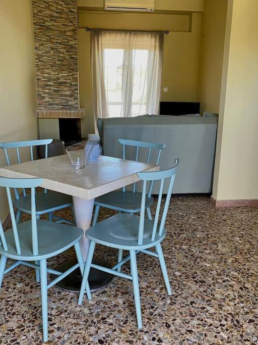 Ferienwohnung Τέσσερις Εποχές Aetos  Exterior foto